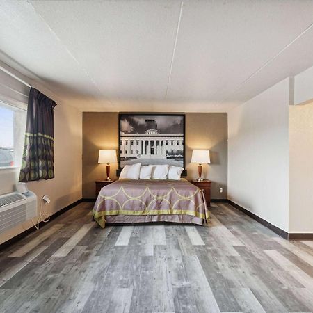 Hotel Super 8 By Wyndham Millbury/Toledo Esterno foto