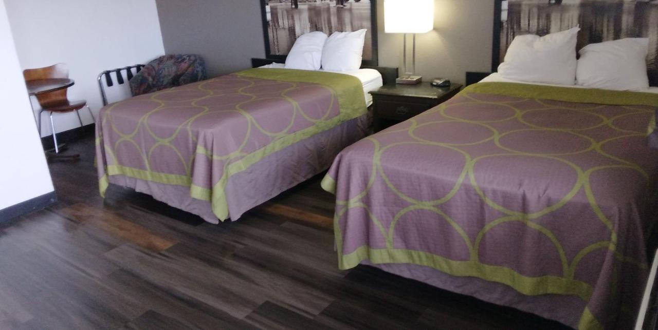 Hotel Super 8 By Wyndham Millbury/Toledo Esterno foto