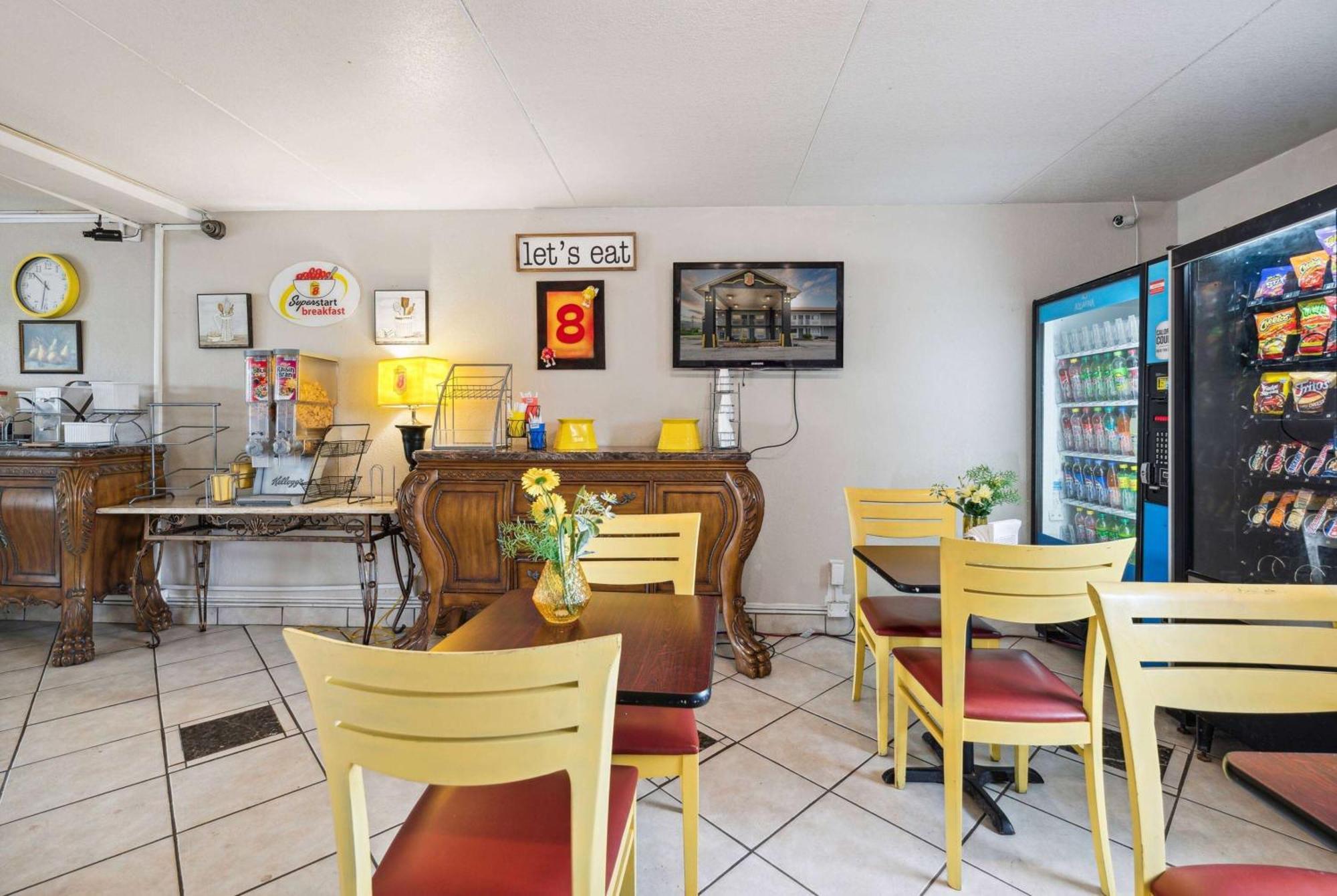 Hotel Super 8 By Wyndham Millbury/Toledo Esterno foto