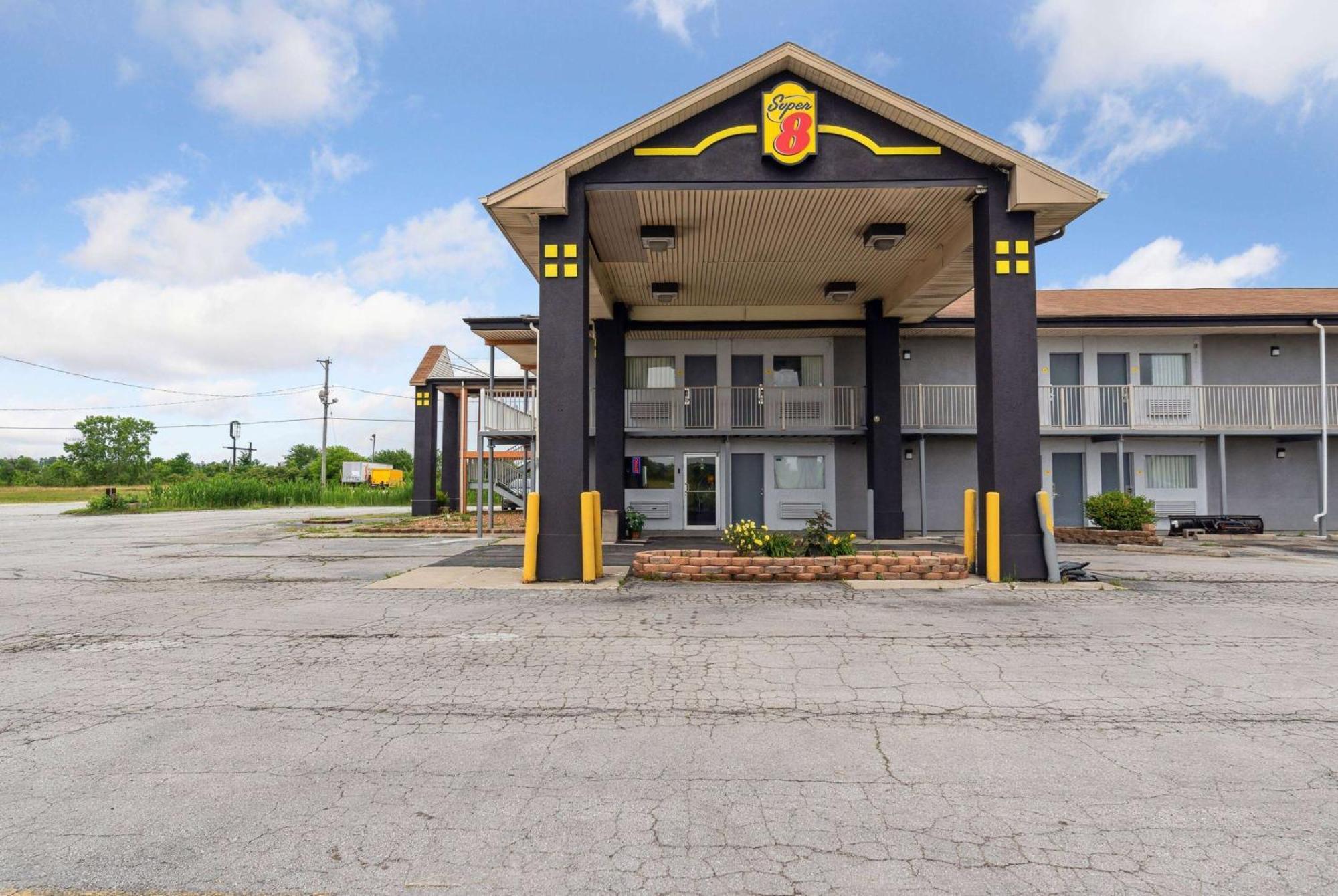 Hotel Super 8 By Wyndham Millbury/Toledo Esterno foto