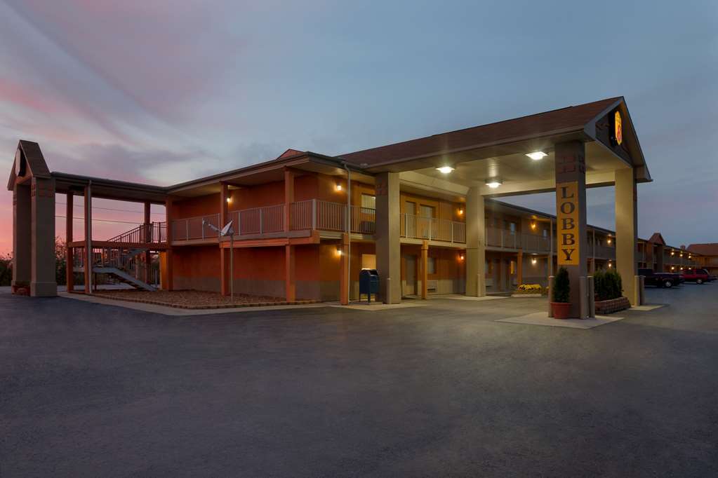 Hotel Super 8 By Wyndham Millbury/Toledo Esterno foto